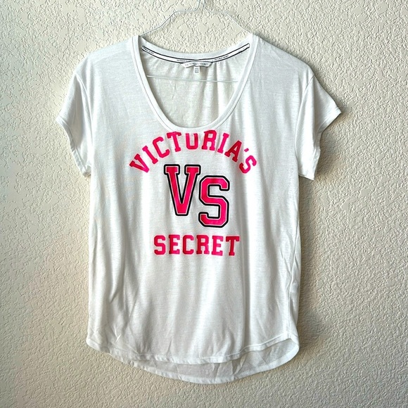 Victoria's Secret Tops - ❤️ VICTORIA’S SECRET White Graphic Shirt Size M ❤️